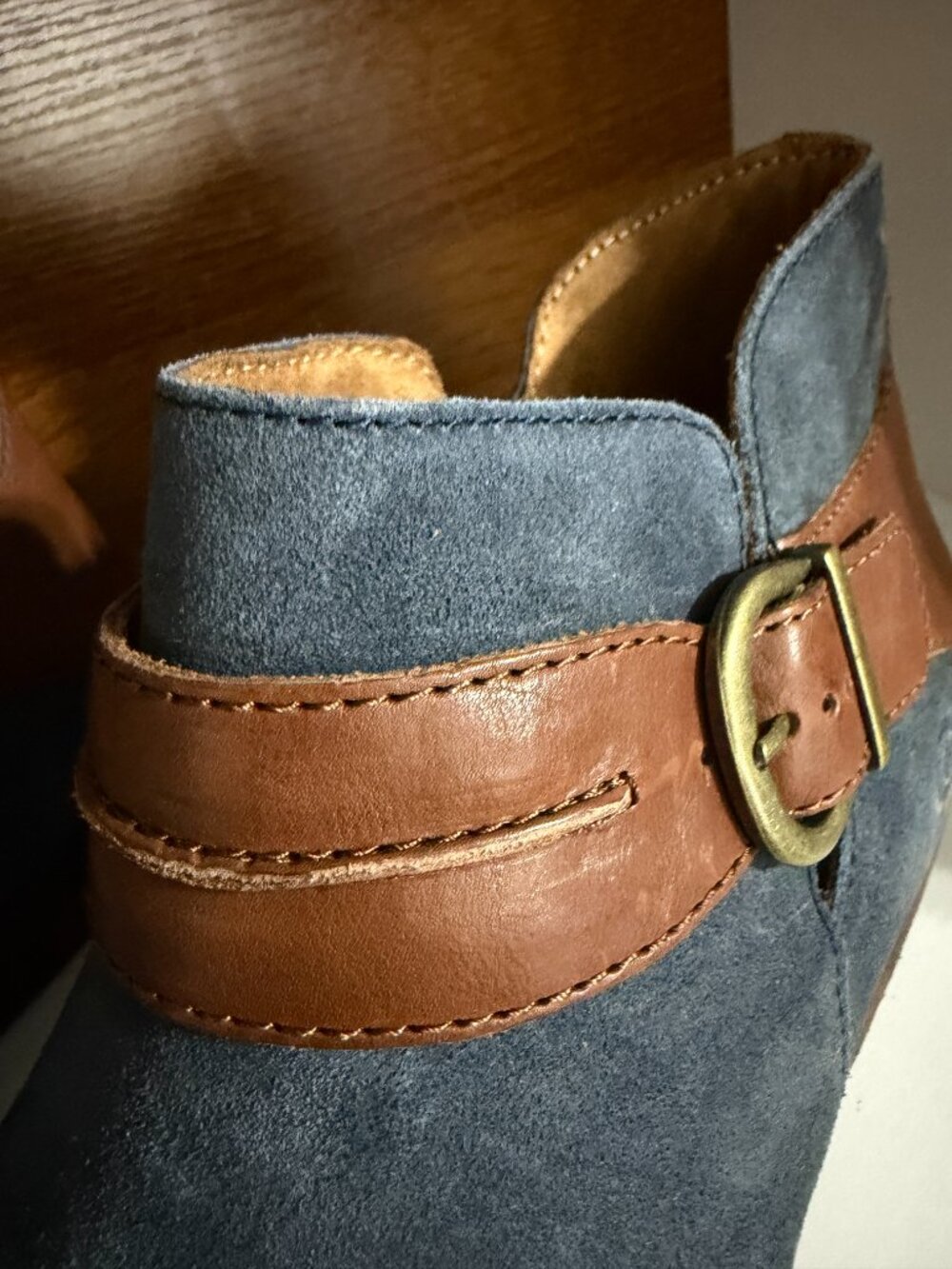 Born "Kati" ankle bootie in Dark Blue, size 10 - Picture 9 of 14